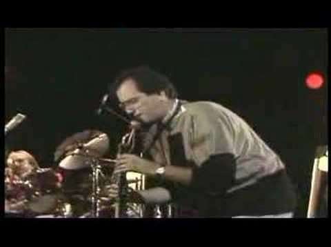 在 YouTube 上观看 Steps Ahead - Beirut