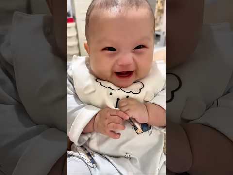 عندما يبدأ الطفل بالكلام طفل حديث الولادة