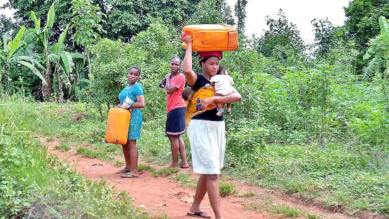 COMMENT LA MÈRE CÉLIBATAIRE DE 16 ANS REJETÉ DONT TOUT LE MONDE SE MOQUAIT EST DEVENUE LA SOUTIEN