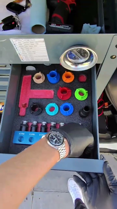Mobile oil change on this 2022 Toyota Tacoma Part 1/2