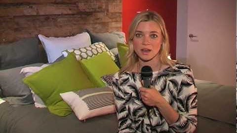 Amy Smart -  How to be Hot Rich and Green Believe in your Ideas