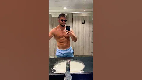 Shaved or hairy? 🦍 Twitter: @yetifit__