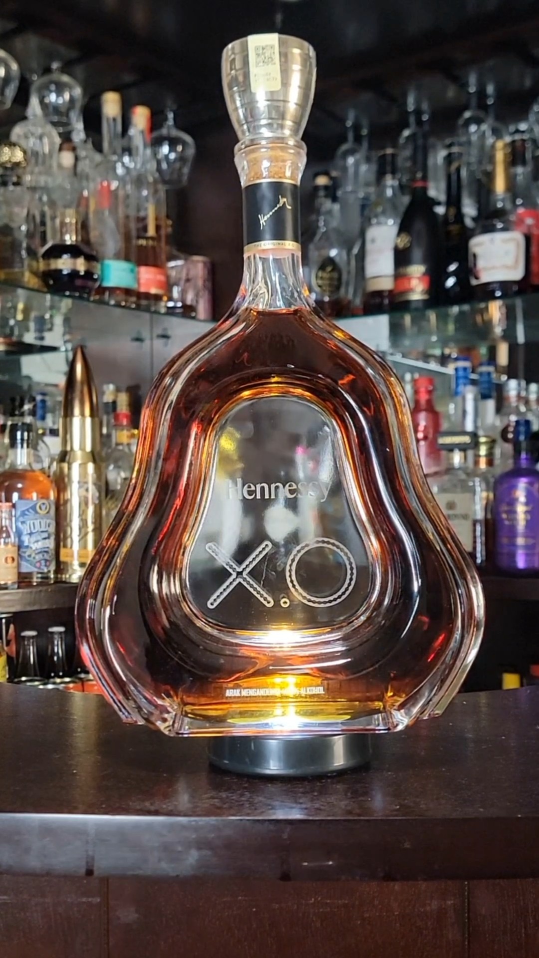 Hennessy X.O La Carafe -Hennessy X.O is impossible to ignore - YouTube