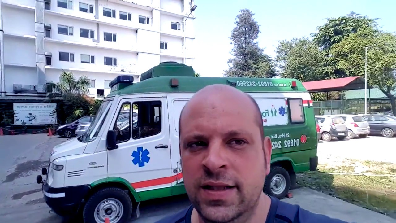 הודו | ביקור בבתי חולים על שביל החומוס