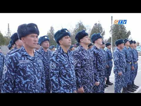 Keksa yoshlarni bezovta qiladi Porno chaqaloq urishadi