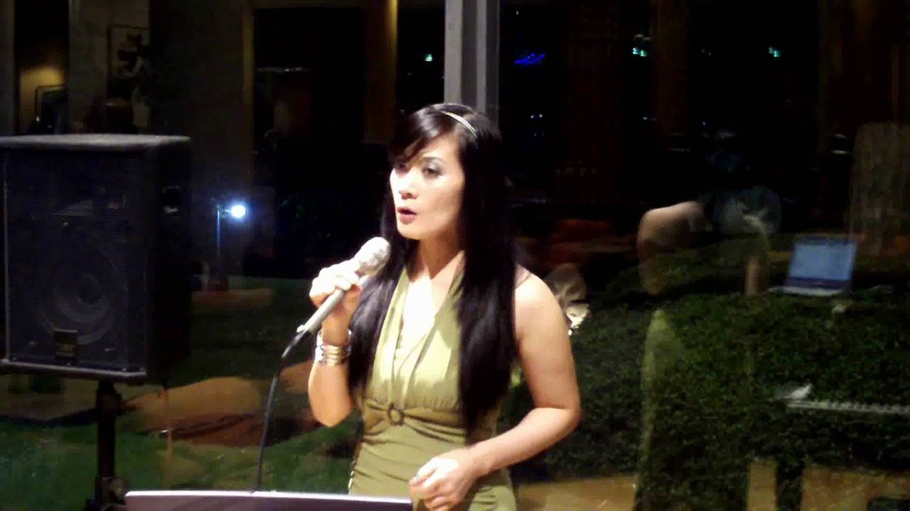 Olivia Newton-John - Hopelessly Devoted to You  - Teresa