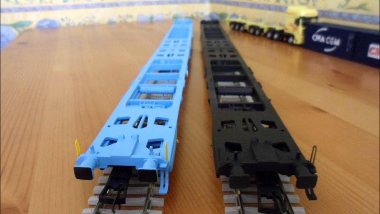 Comparing the weathered and prestine versions of Dapols IKA Megafret wagon.