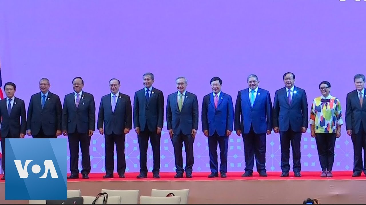 ASEAN Foreign Ministers Meet Ahead of Bangkok Summit