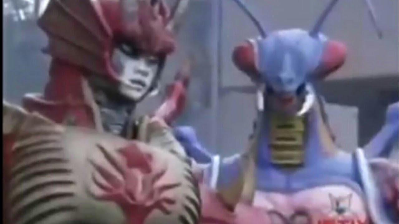 Ranger Vermelho usando Móvel Veículo Blindado contra os Monstros ...