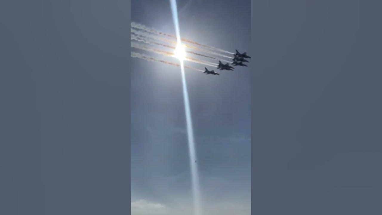 a-flight-of-fighter-jets-flying-low-over-a-crowded-beach-youtube