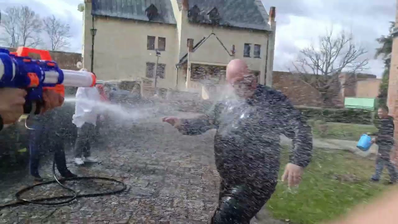 Śmigus-dyngus w świeckiej farze
