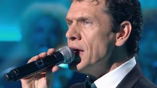 Video-Miniaturansicht von „Marc Lavoine - Elle A Les Yeux Revolver (Live)“