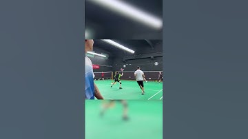How to Use Your Wrist in Badminton low angle - 手腕 停顿 以及力量