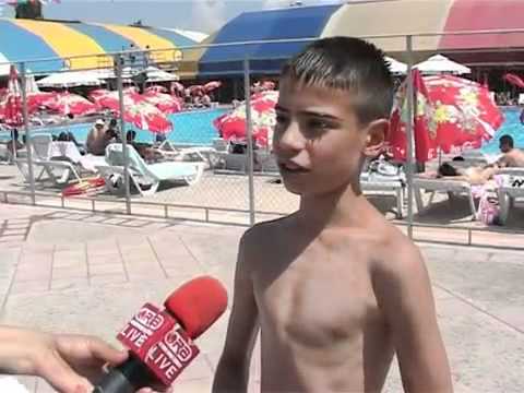 Andiamo in piscina in Albania