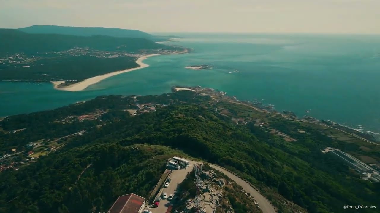 Sobrevuelo en el Monte Santa Tecla, La Guardia. Galicia, España.