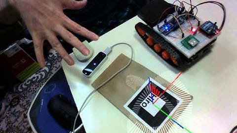 Leap Motion + AR で、クローラロボットを操縦してみた。