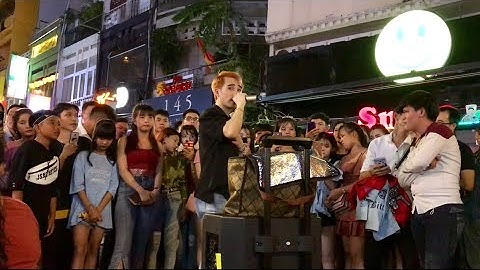 Có Tất Cả Nhưng Thiếu Anh - Cover 1 bài Ballad Trần Quang Hùng khiến Bùi Viện tắc nghẽn để đứng xem