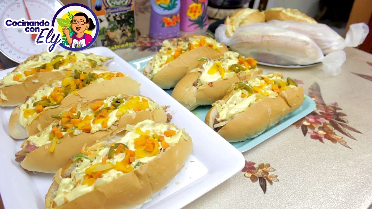 Preparando unos Riquisimos PANES TICOS