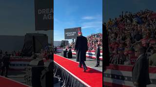 🇺🇸 Donald Trump takes the stage at rally in Lititz, Pennsylvania (Nov 3, 2024)