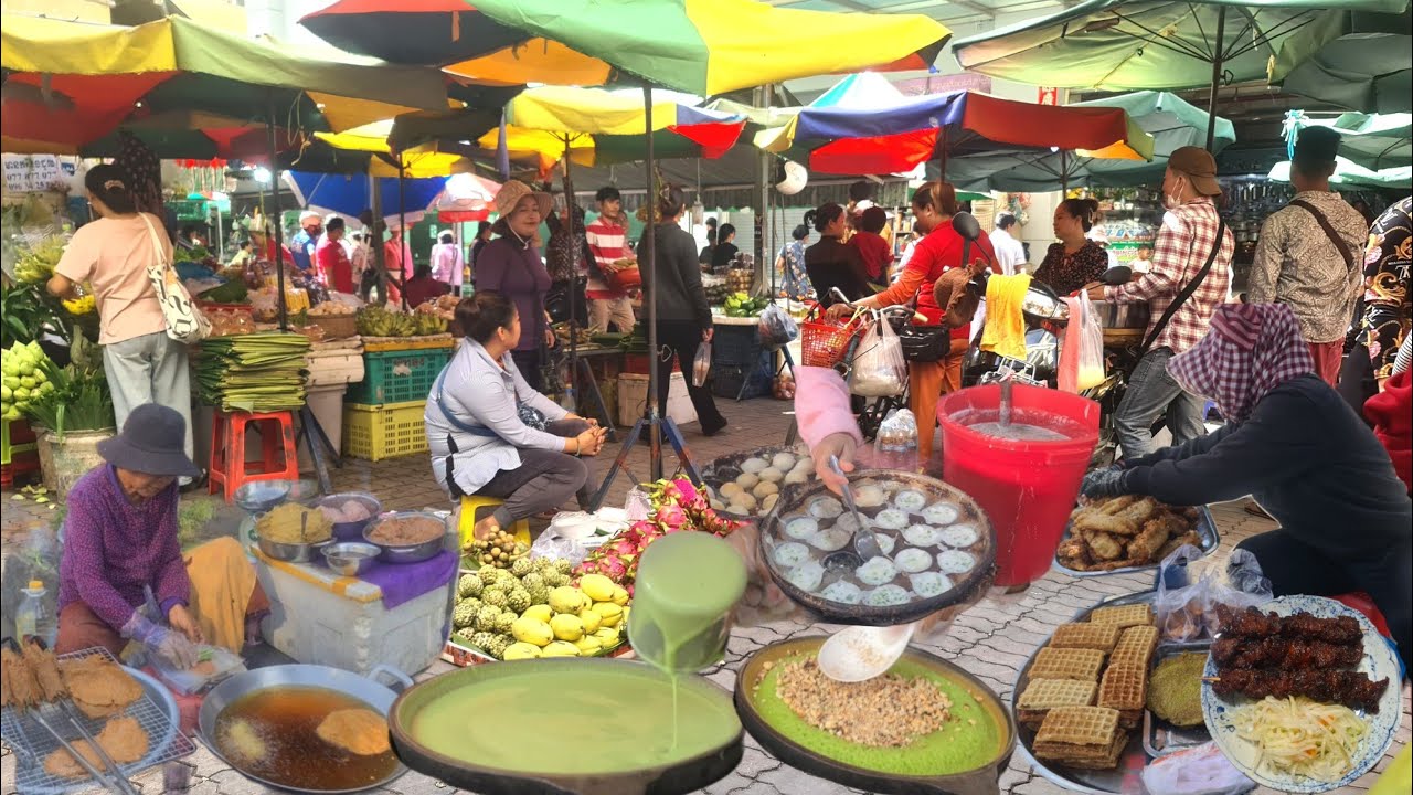 Best Street Foods, Fish & Vegetables Shopping at a Cambodian Traditional Market.