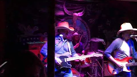 mike and the moonpies / “getting high at home” / 10.25.18 / pappy & harriet’s