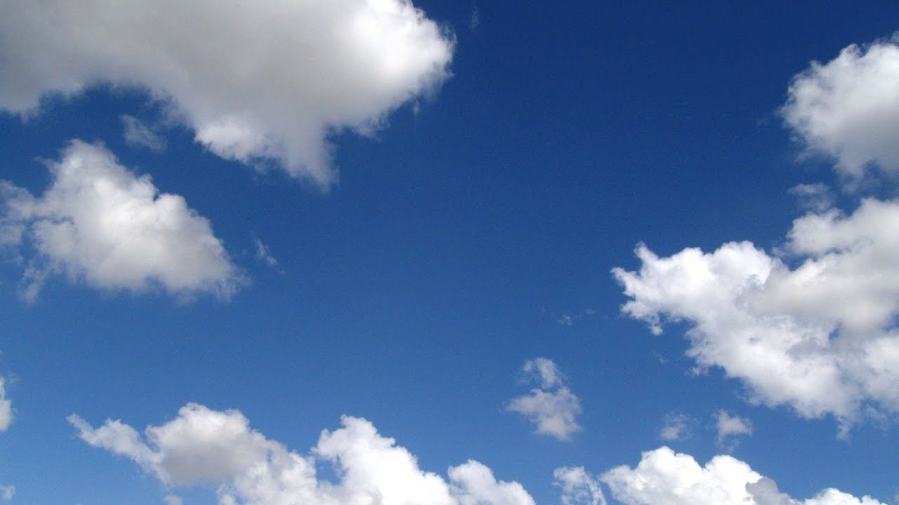 красивый горизонт. самолет на фоне неба. далеко ли неба. полгода на небесах. небо с облаками.