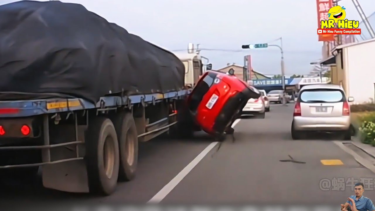 TỔNG HỢP NHỮNG TÌNH HUỐNG GIAO THÔNG CỰC KHÉT CỦA CÁC TÀI XẾ TRÊN ĐƯỜNG