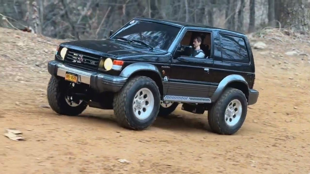 MITSUBISHI PAJERO TRAIL