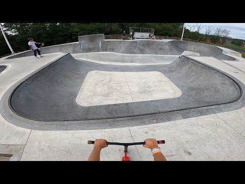 Video: Purtarea Parcului De Skate Pe Un Scuter [VID] - Matador Network