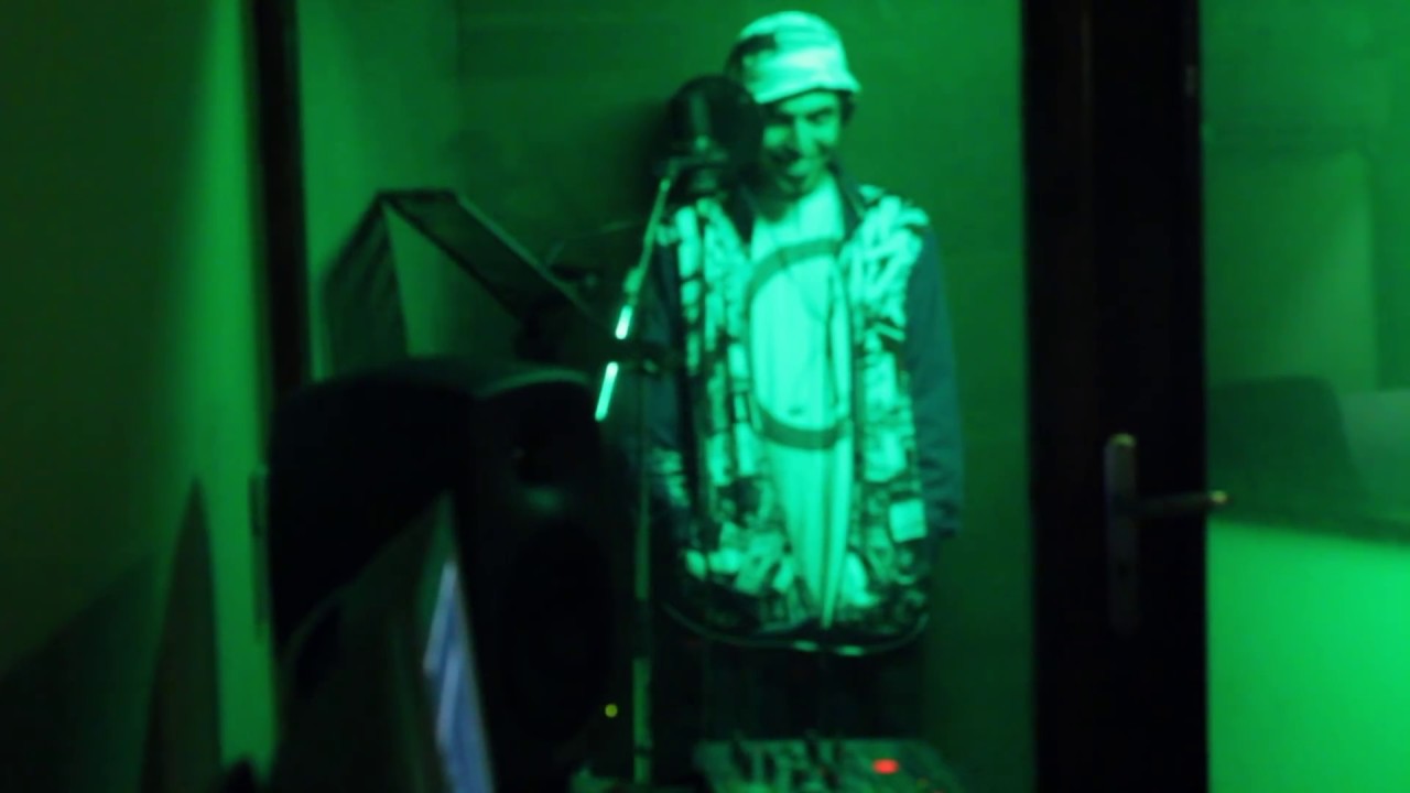 TUS & Cenobite Freestyle "Για Μάνες" at Cenobite Productions Studio