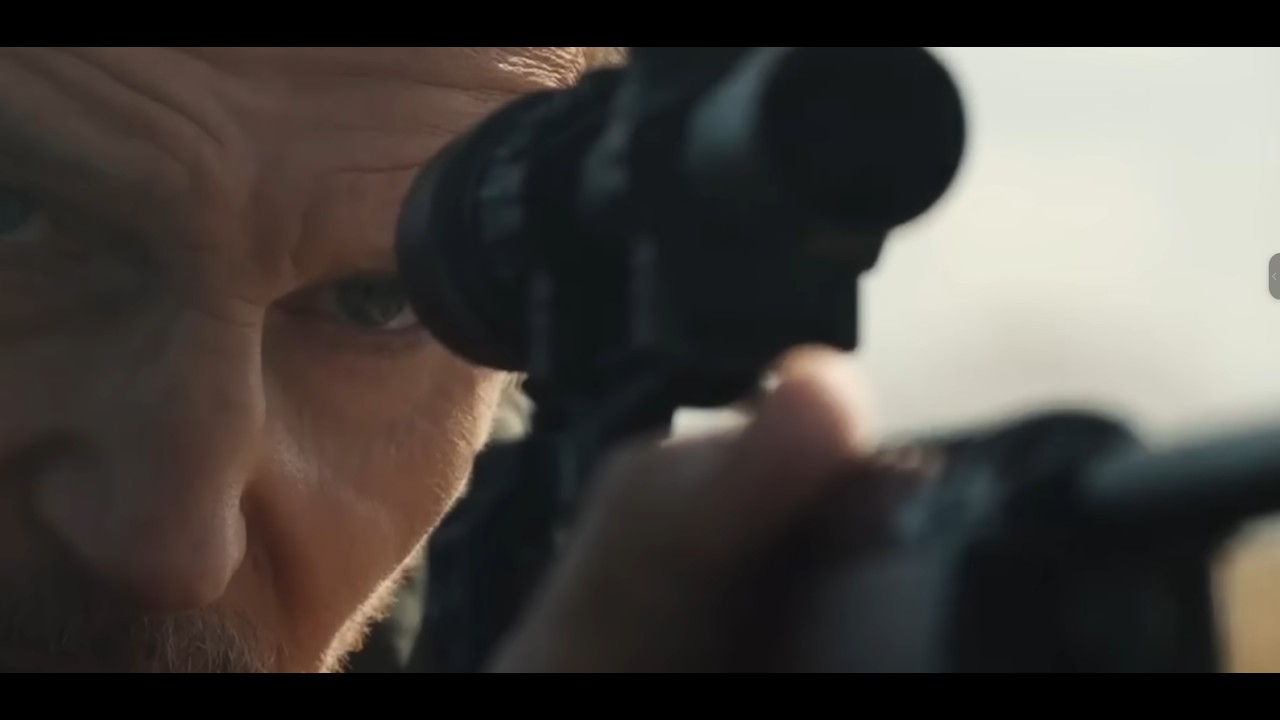 راجل عنده لعنة بتخليه ميمُتش وفضل عايش لقرون ،فبيروح يعيش لوحده علي كوكب مليان بالوحوش المُميتة