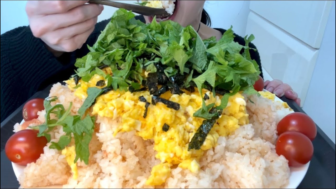 Pollack Roe Fried Rice 【ASMR、咀嚼音】Salted Pollack Roe Fried Rice!炒り卵とたらこの炒めご飯! - YouTube