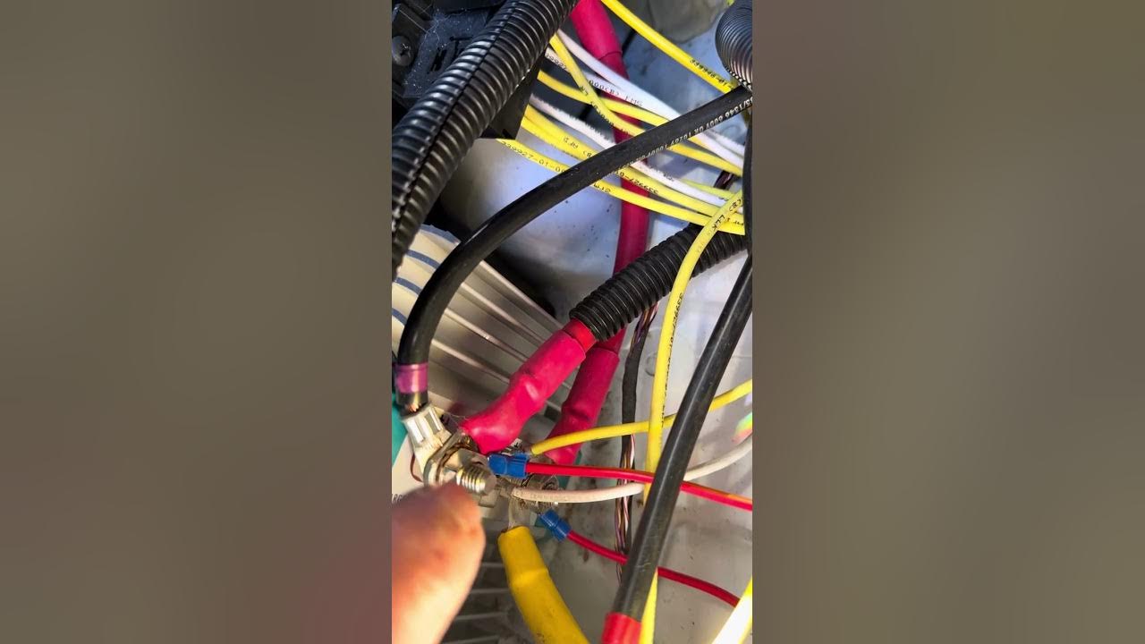 Winnebago View Chassis Battery Charger install YouTube