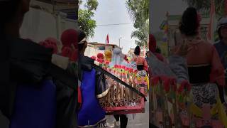 Download Lagu Cerita zaman sekarang, Kau yang guna duit orang #karnavalagustus #angklung MP3