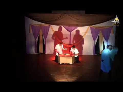 من مسرحية حاشية الملك مهرجان وجدة لمسرح الطفل بدور الراوي