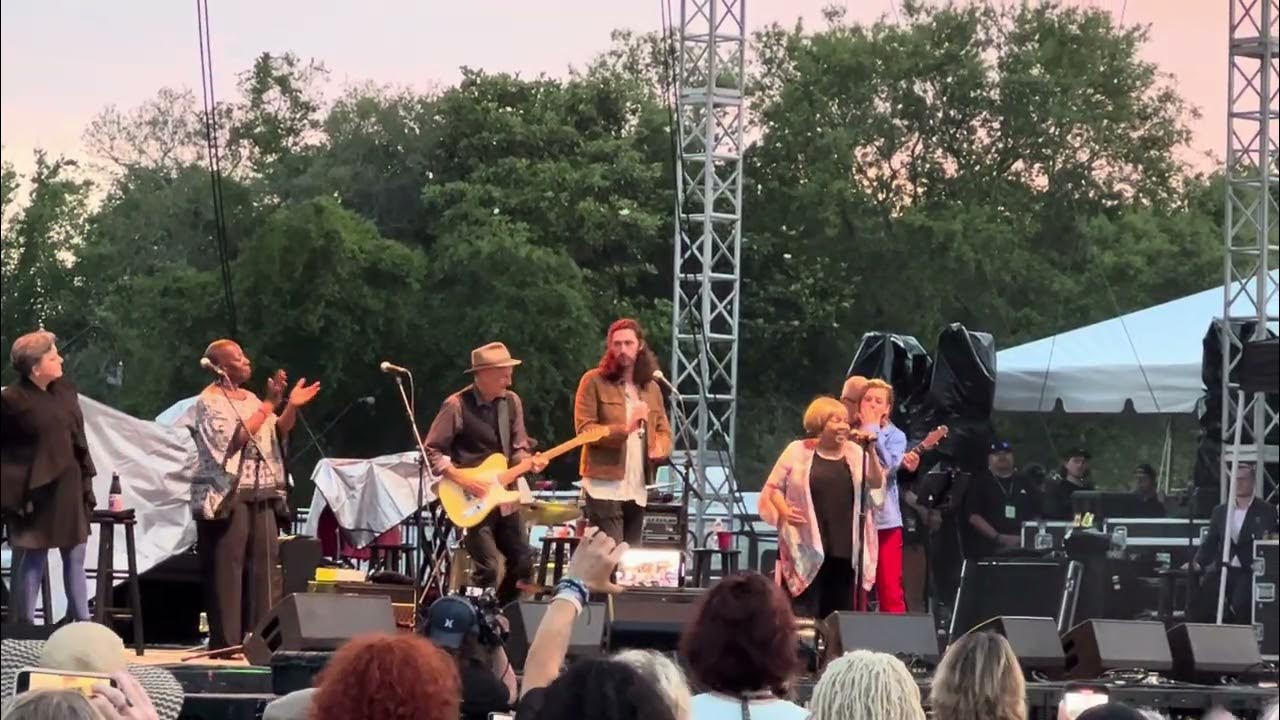 the Weight - Mavis Staples, Brandi Carlile Mothership2023 the Weight - Mavis Staples, Brandi Carlile Mothership2023