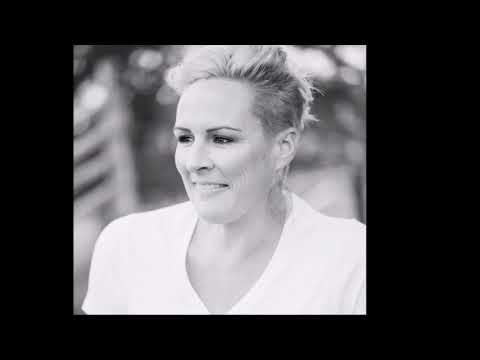 Bec Lavell joins Tracy & the Big D on 104.9 Sunshine FM, February 2019