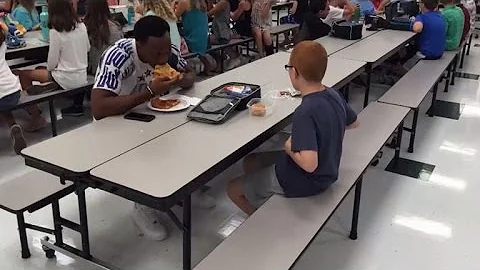 FSU Player Invites Boy with Autism To Game After Lunchtime Photo Warmed Hearts