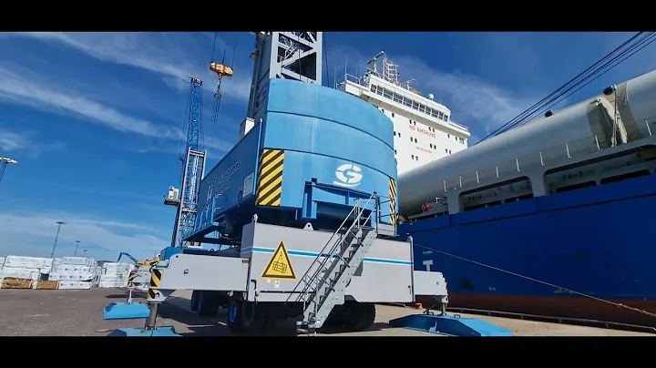 Port of Oskarshamn - COSCO Vessel Tian Jian Discharging Wind Turbine Tower Sections