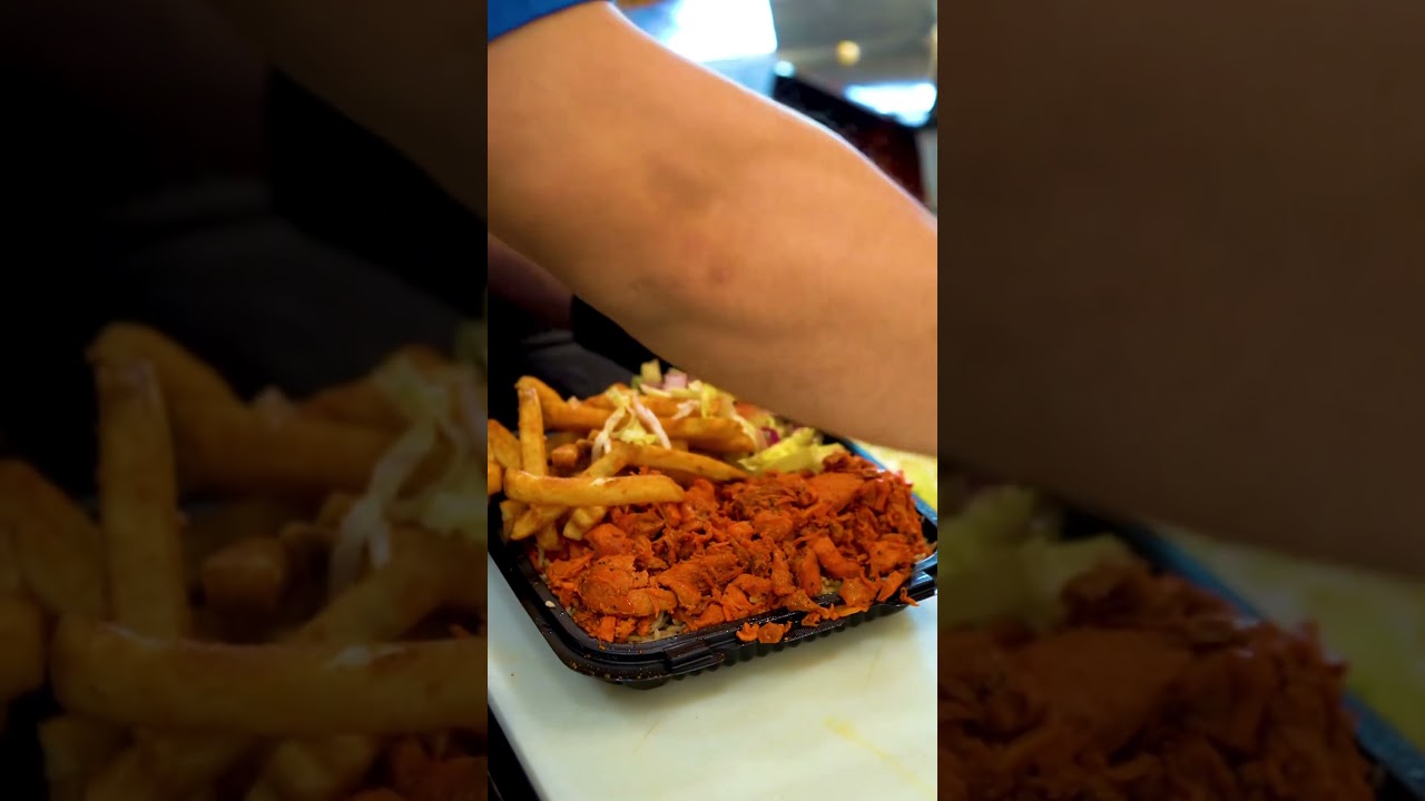 Halal Munchies is all about big flavors, fresh food, and good vibes! 🌯🔥