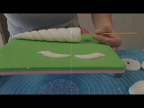 Fondant-Details für Einhornkuchen selbst machen – so geht’s