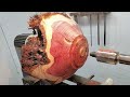 Woodturning - Rough edge log into a vase!! 職人技 ! 木工旋盤で赤い花瓶を作る