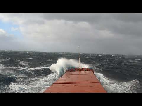 Шторм  в Бискайском заливе Gale in Biscay
