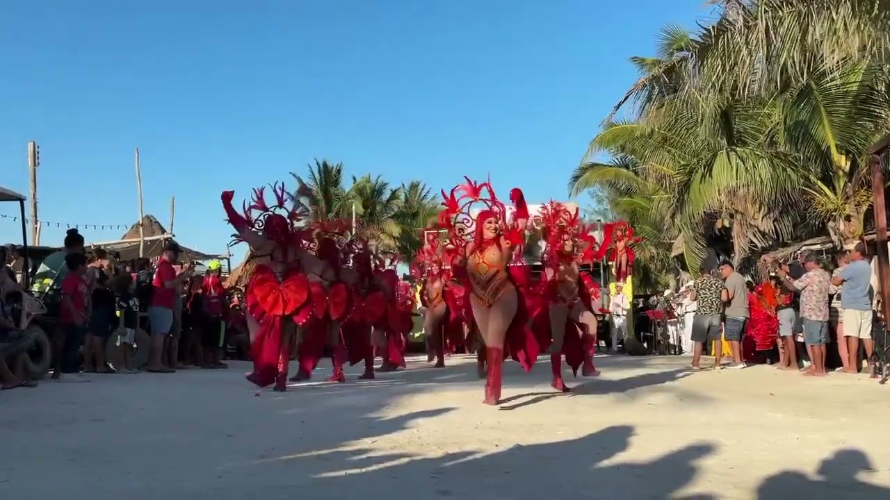 “Corazón isleño” Tropicanas carnaval Holbox 2025