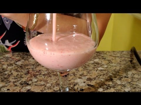 Strawberry Banana Smoothie-How To Make A Strawberry Banana Yogurt Smoothie-Fruit Smoothie