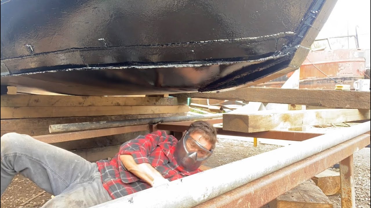 228. Blacking my Narrowboat baseplate