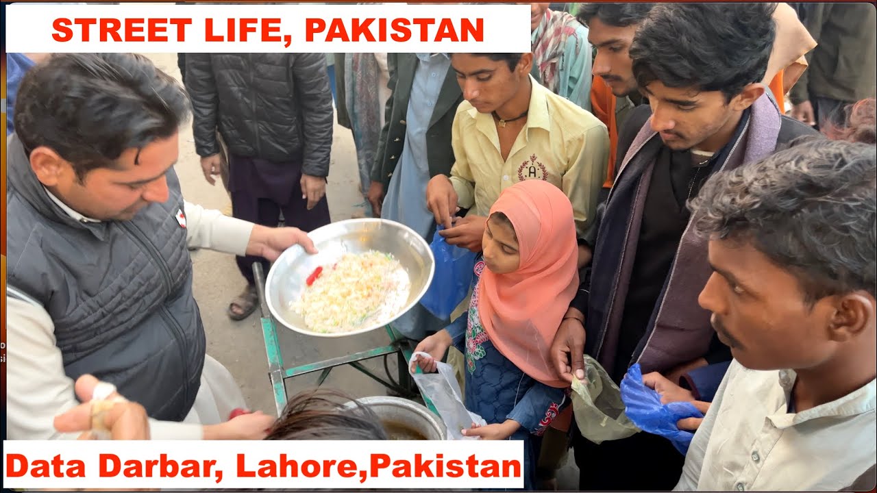 [4k Q WALKS] Street Life Data Darbar Pakistan