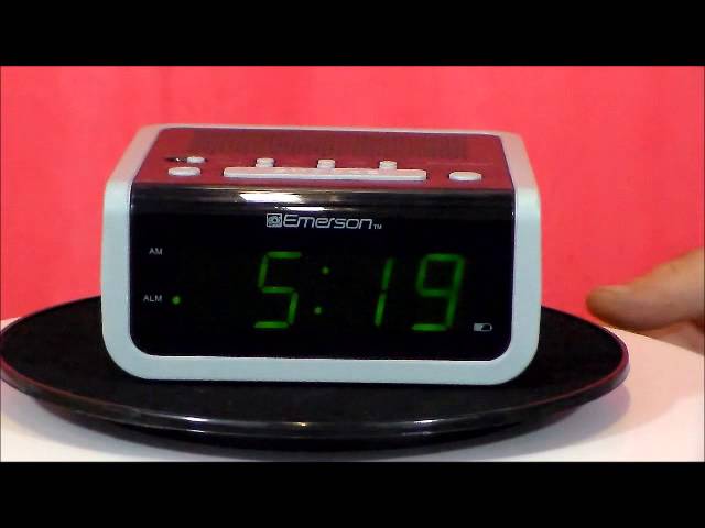 Emerson CKS1702 SmartSet Auto Setting Alarm Clock Radio - YouTube