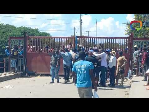 Haitianos cierran frontera con Dajabón alegadamente por restricciones en venta de gasolina en RD