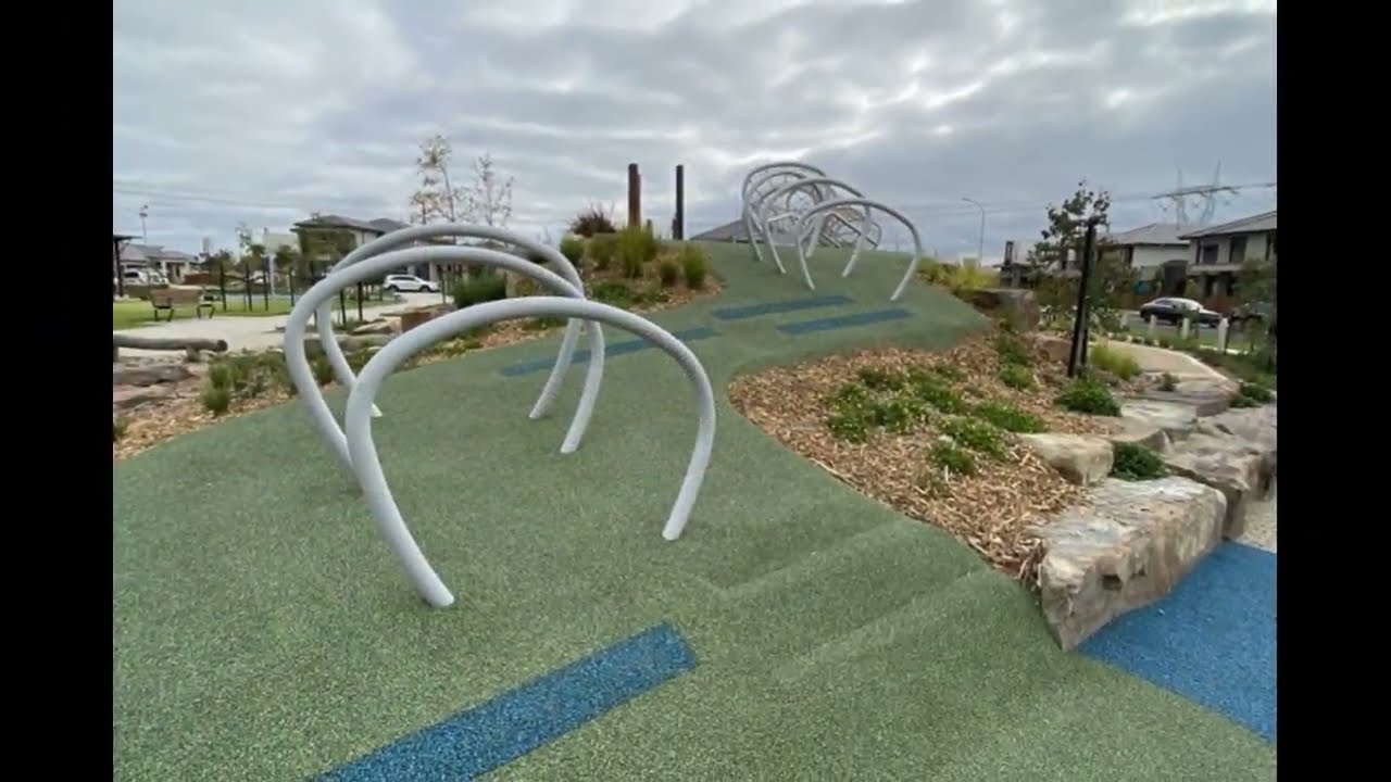 Grazing Way Playground, Clyde North